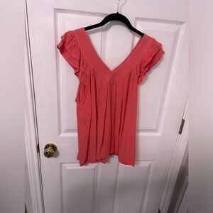Women’s Umgee sleeveless top. Size L. Coral color.